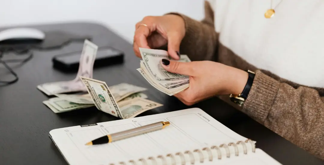 You are currently viewing 10 Simple Ways to Cut Your Electric Bill by 75 Percent This Month